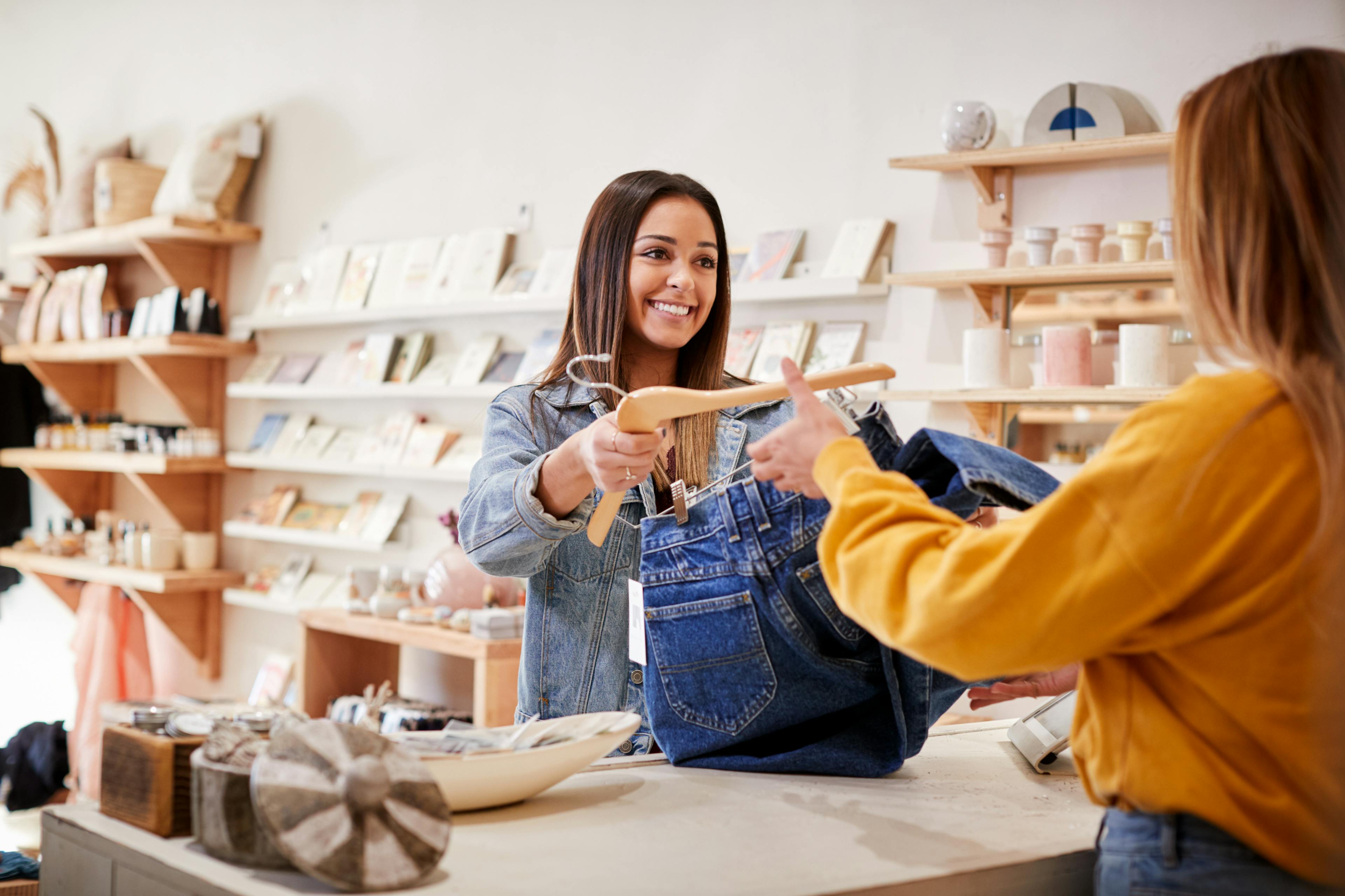 8 Proven Techniques To Close Retail Sales Quickly