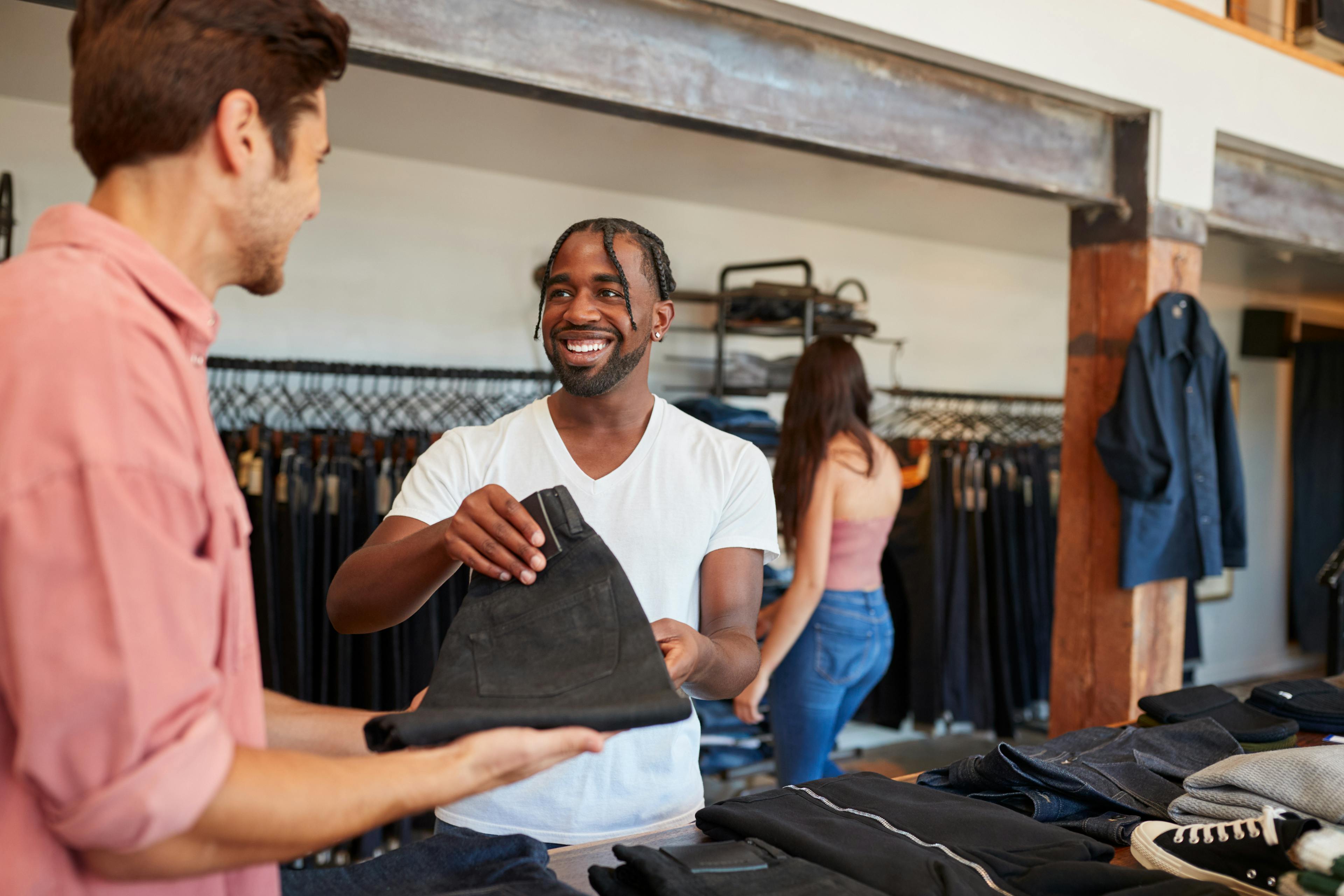 6 Differences Between E-Commerce & Brick-and-Mortar Stores | RetailNext