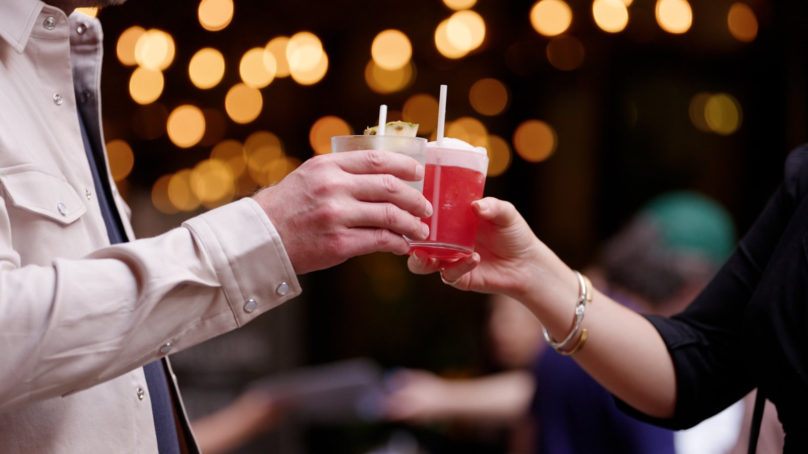Networking over drinks at the Executive Forum